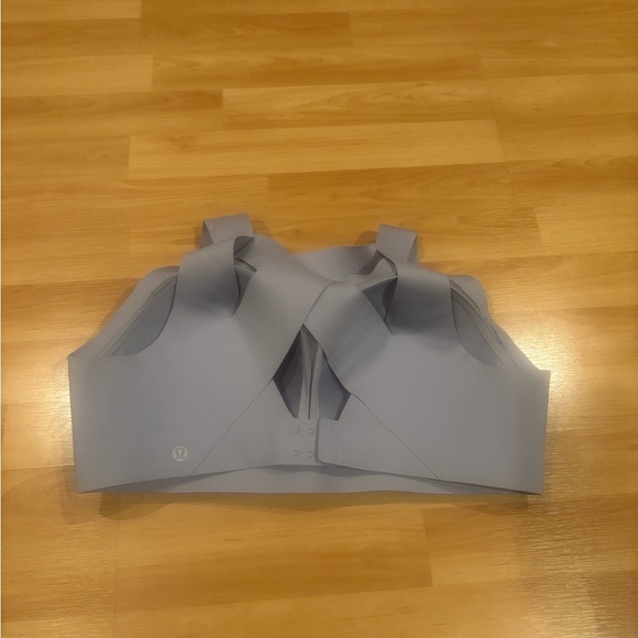 Lululemon Athletica Women's Sports Bra - Picture 2 of 5